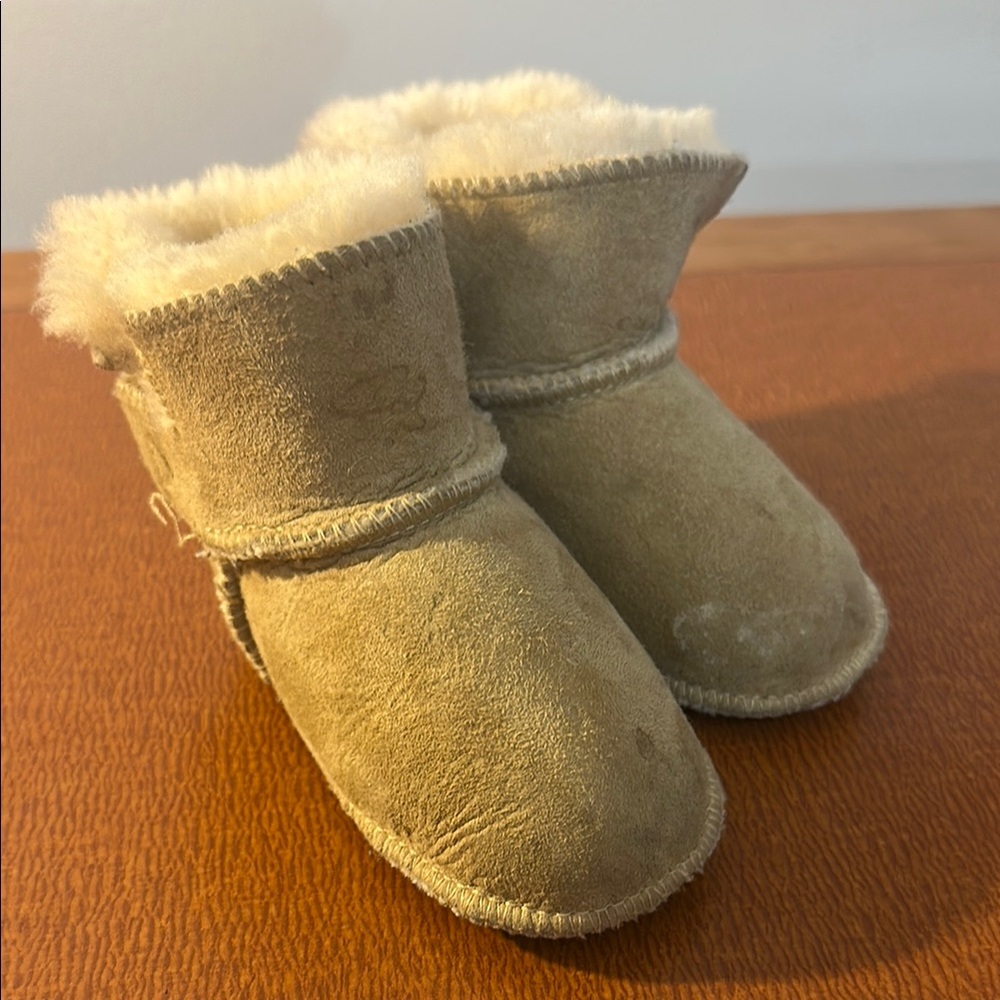 Acorn Cozy Tan Suede‎ Baby Booties